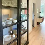 Sleek With Space For Play Vakantiehuis *