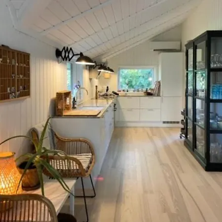 Sleek With Space For Play Дом отдыха Asnaes