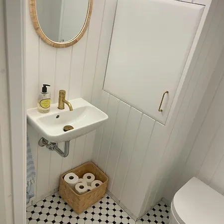 Sleek With Space For Play *