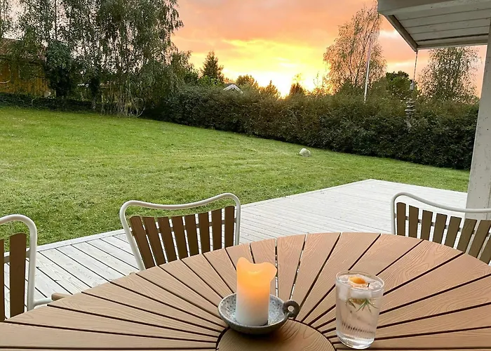 Sleek With Space For Play * Asnæs