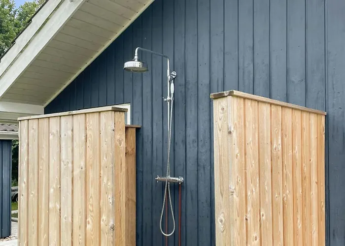 Sleek With Space For Play Vakantiehuis